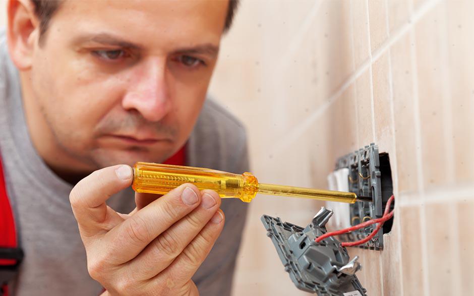refaire électricité Plaisir